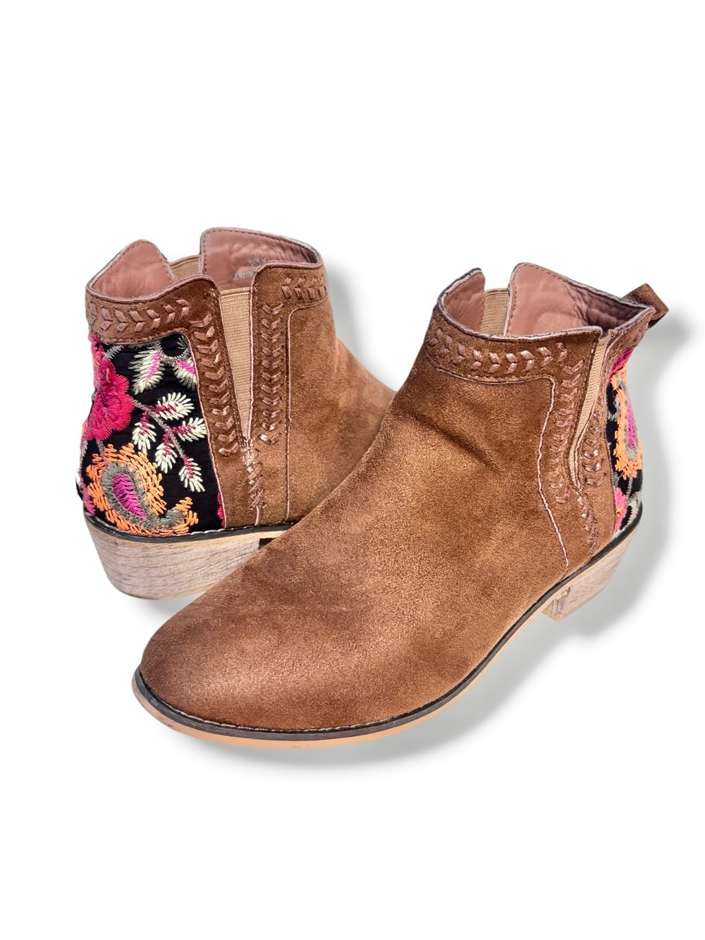TIARA LOS ANGELES Topa Brown Vegan Suede Ankle Bootie Floral Embroidered Size 7